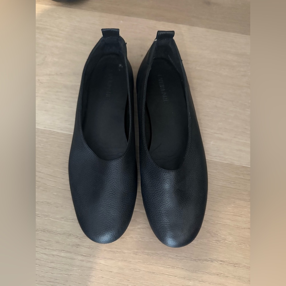 Everlane Minimalist Black Leather Slip-On Flats